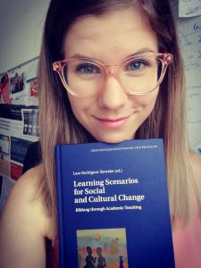 Today I received "Learning Scenarios for Social and Cultural Change. Bildung through Academic Teaching" - including my article!